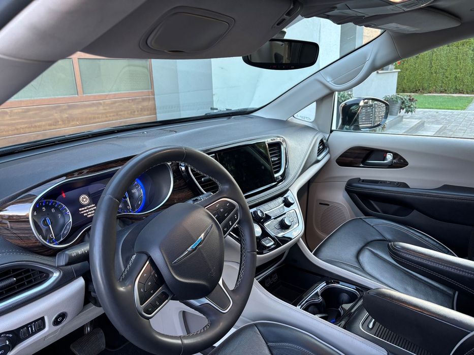 Chrysler Pacifica 22r Limited Nowa LPG Zarejestrowana PL