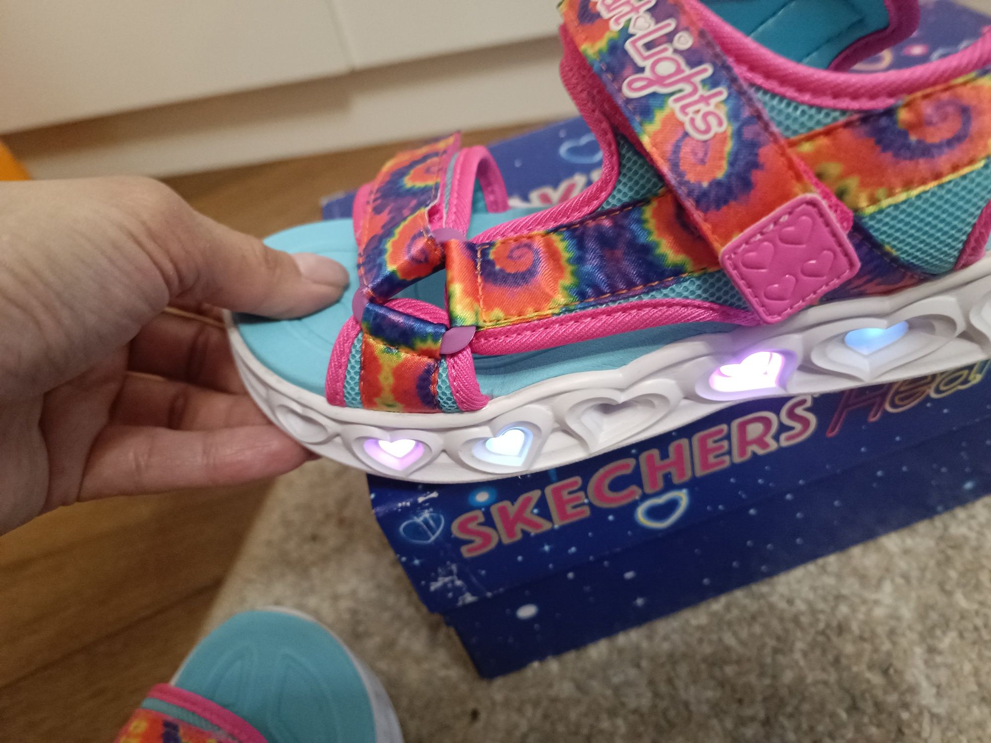 Нові босоніжки сандалі skechers heart light 33.5 двійня