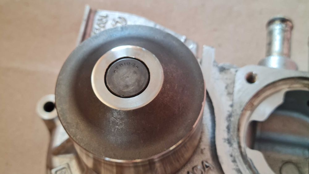 Водяна помпа оригінальна  на Subaru Forester II поколения (2007р.)