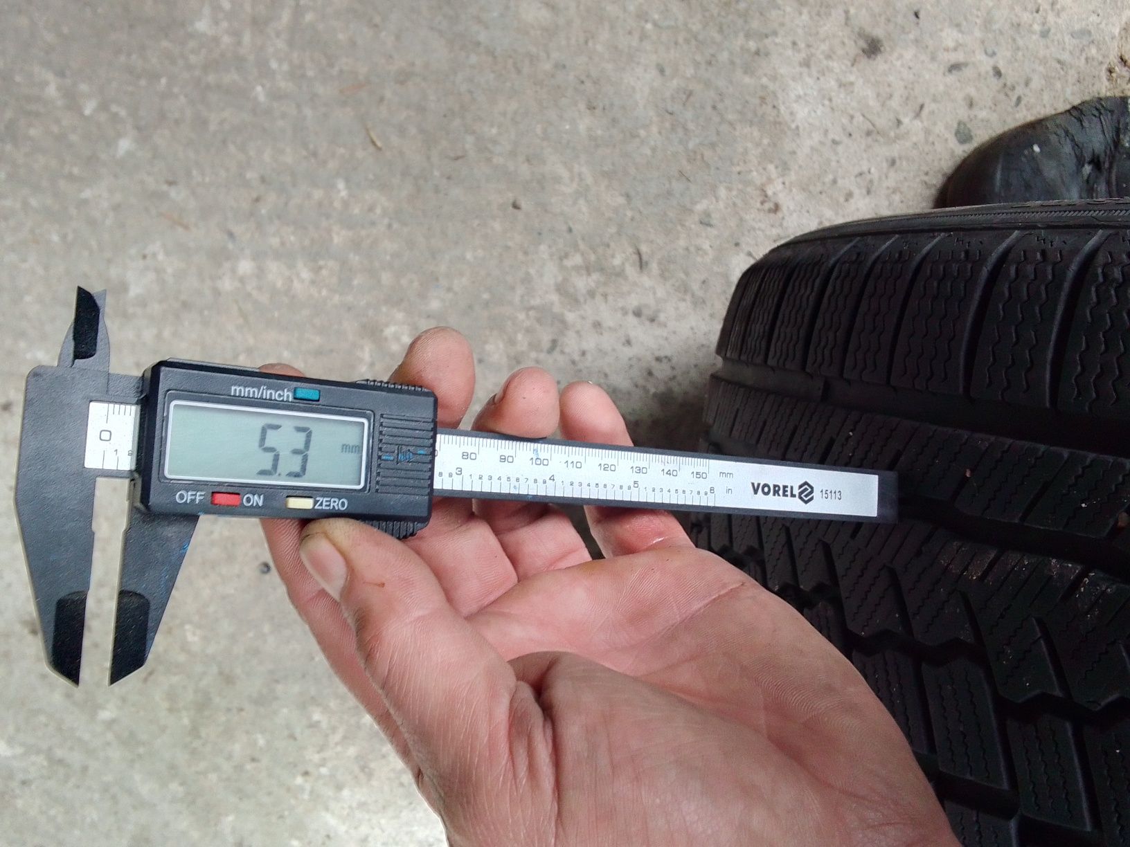 2 Opony zimowe 225/45r17 ZEETEX