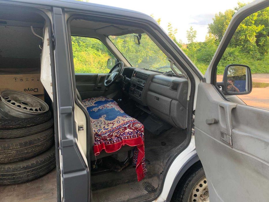 Фольксваген Транспортер T4 2.5TDI грузовик, обслужений