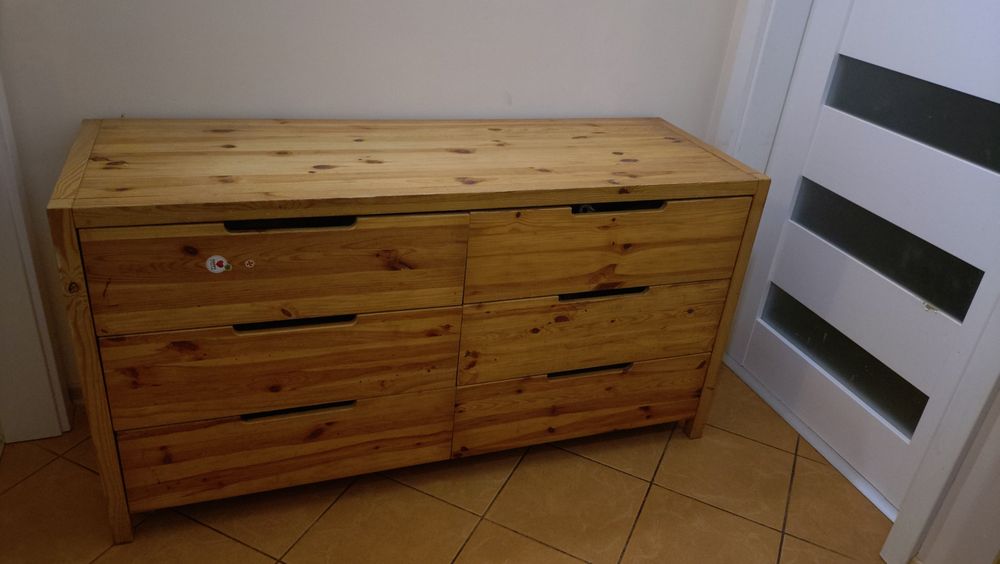 Komoda sosnowa z sześcioma szufladami