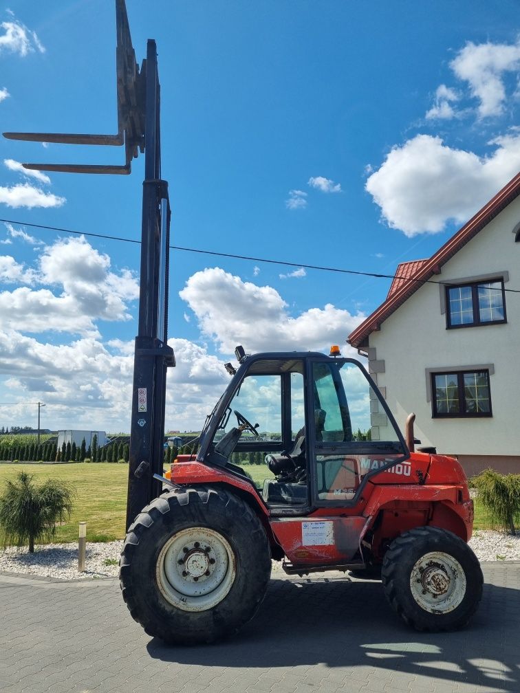 Manitou M26-4 maszt triplex 5.4m Wózek Widłowy Terenowy 4x4