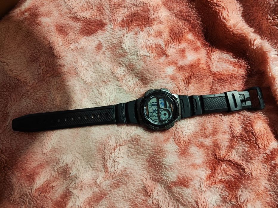 Годинник casio  мінімальні дефекти