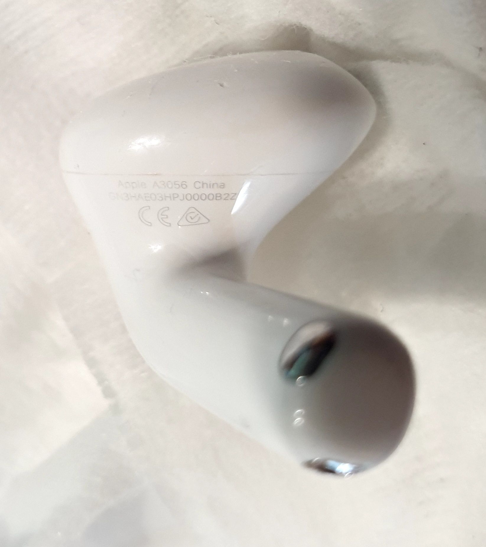 Лівий навушник Apple AirPods 4 (ANC) A3056 оригінал у хорошому стані
