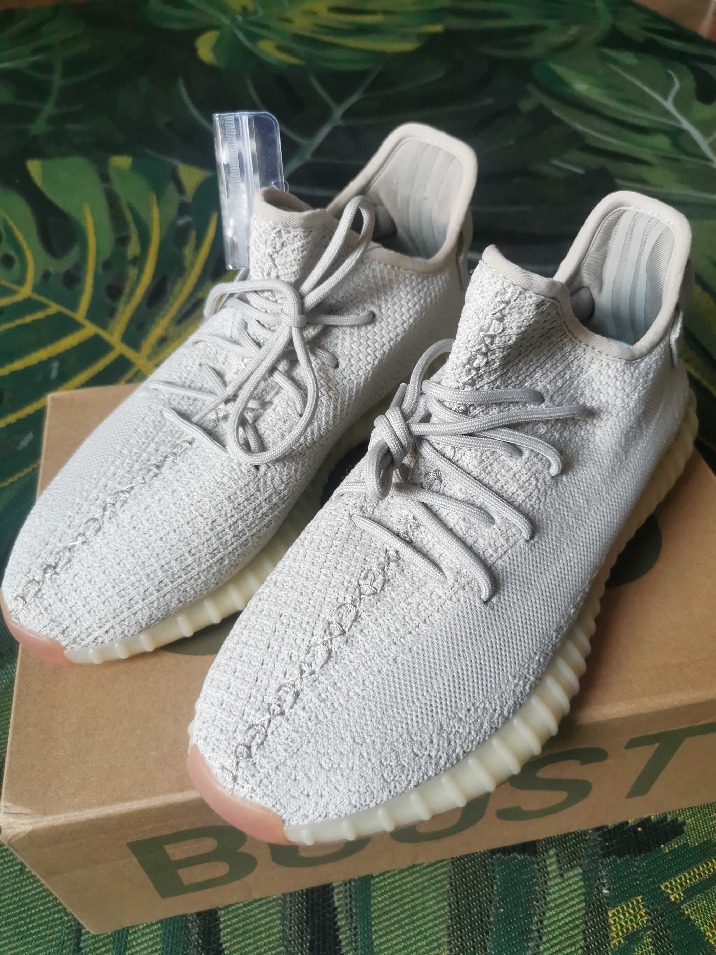 Yeezy Boost 350 linen grey