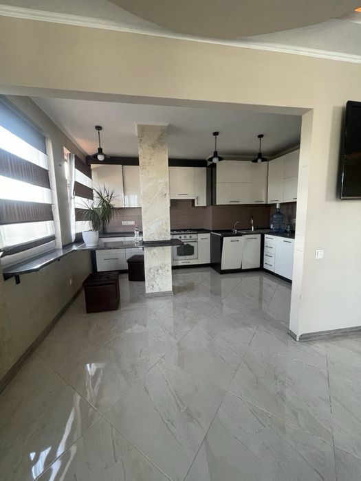 Оренда квартири, на довготривалий термін у центрі міста!