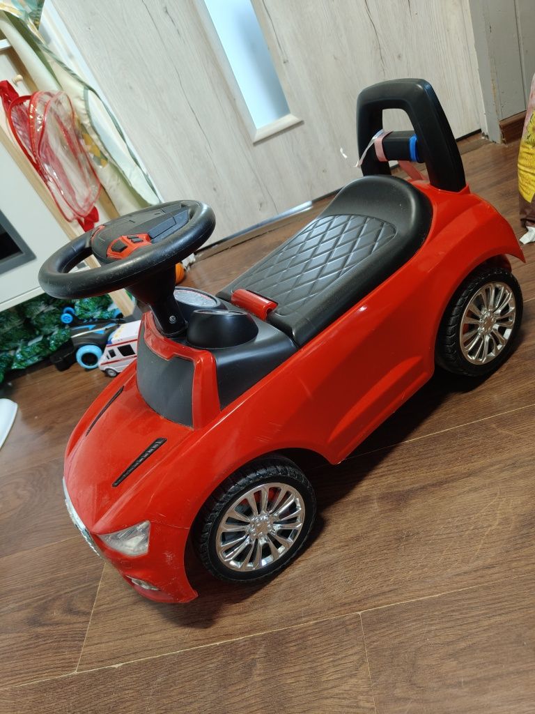Jeździk auto czerwone