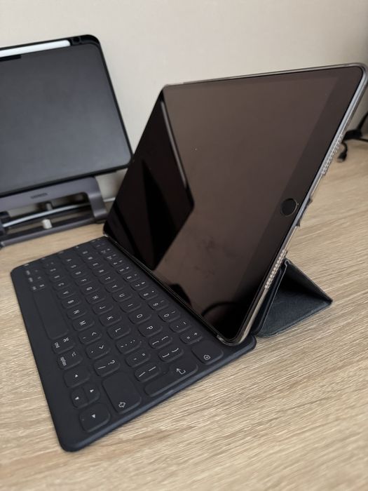 Apple Smart Keyboard та захисна накладка Ipad Air 3/Pro 10.5/Ipad 10.2