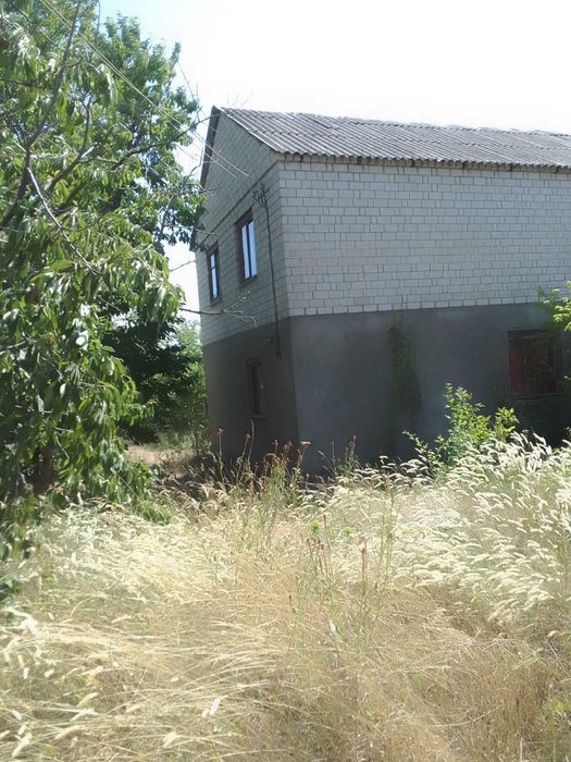 Продам  2-х поверхову дачу в СТ "Маяк", с. Себіно