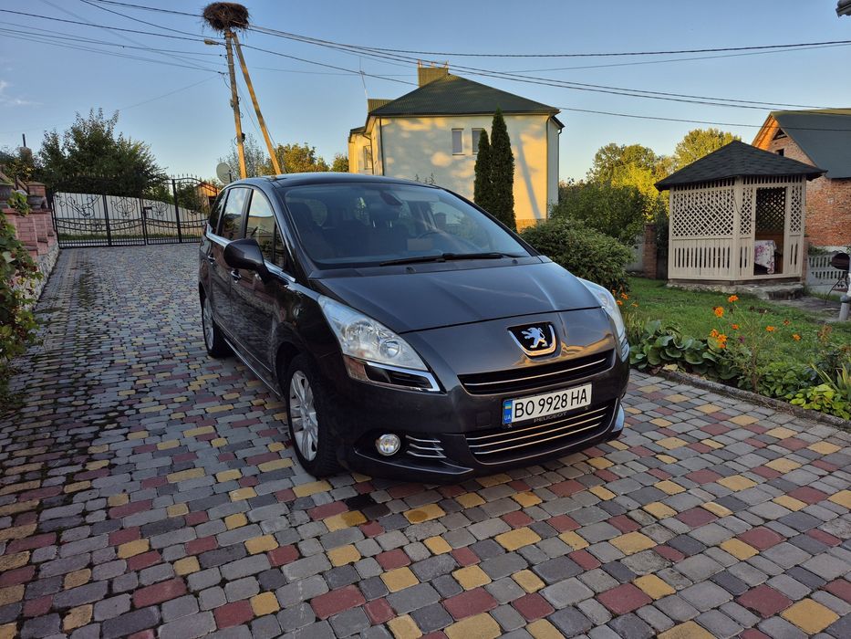 Peugeot 5008 1.6 бензин