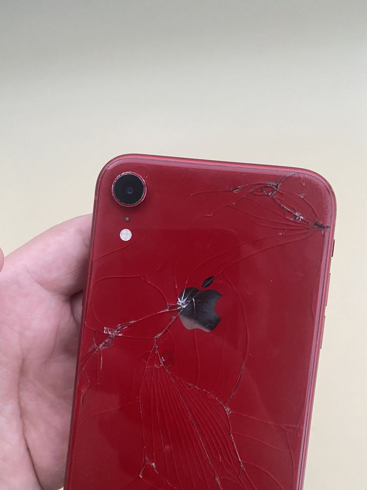 iphone XR  на деталі