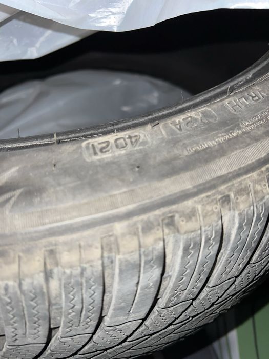Продам шини  Bridgestone 255 40 20 зима