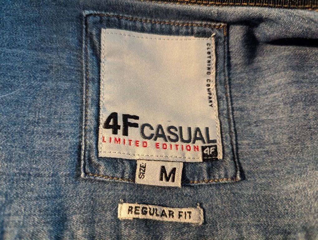 Niebieska bawełniana koszula jeansowa podwijany rękaw regular fit 4F M