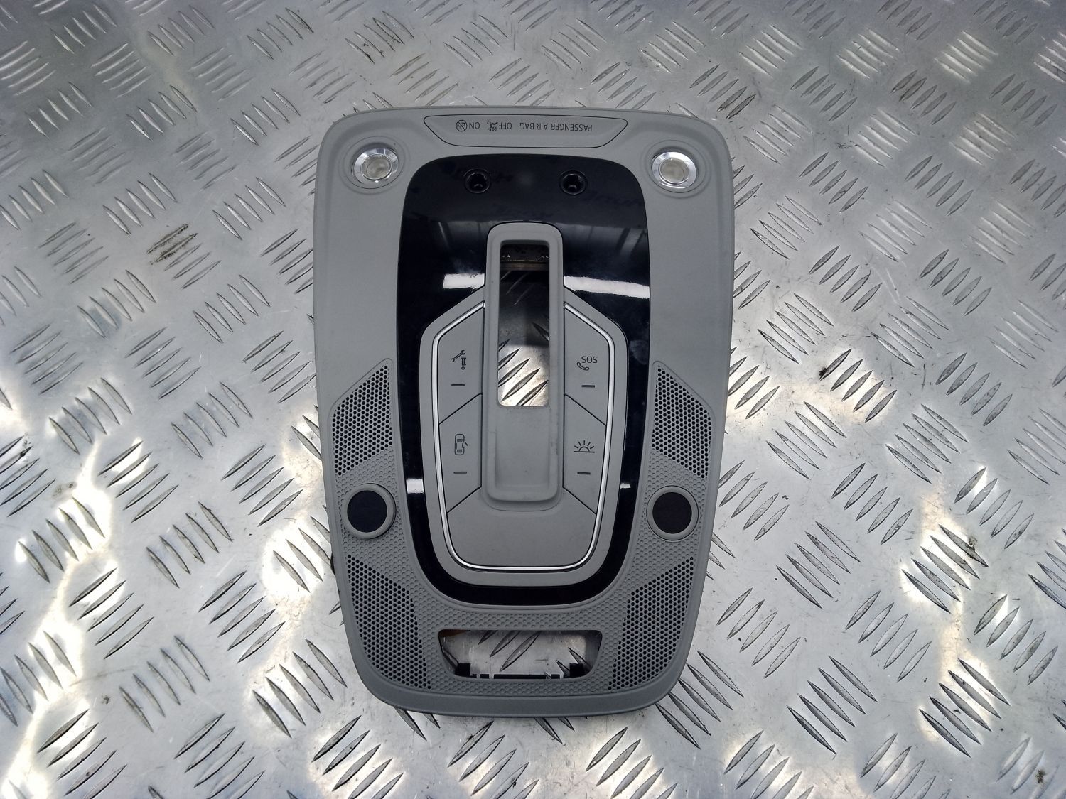 Плафон освещения салона передний 8W0947135AN для Audi A4 B9 2015-2022