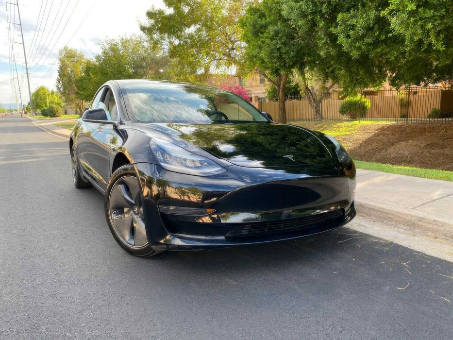 Tesla Model 3 Long Range      2019
