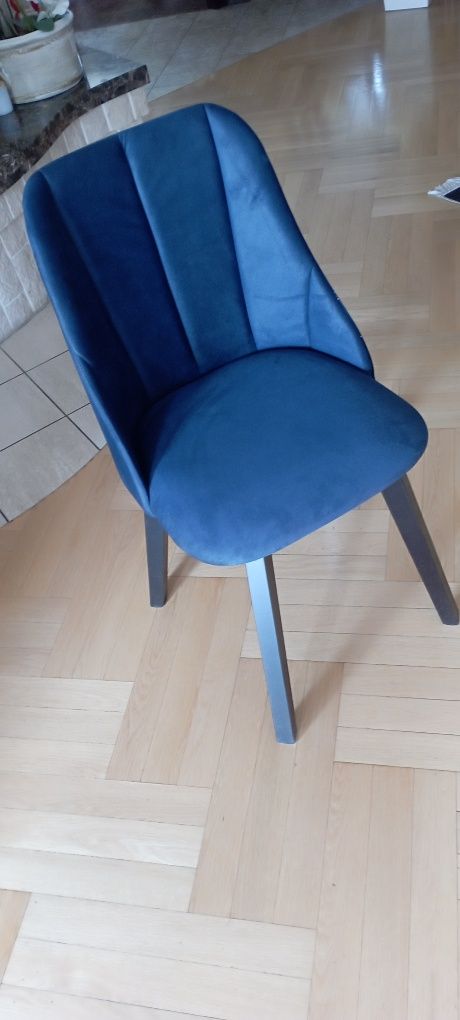 Nowe Krzesła Kubełkowe