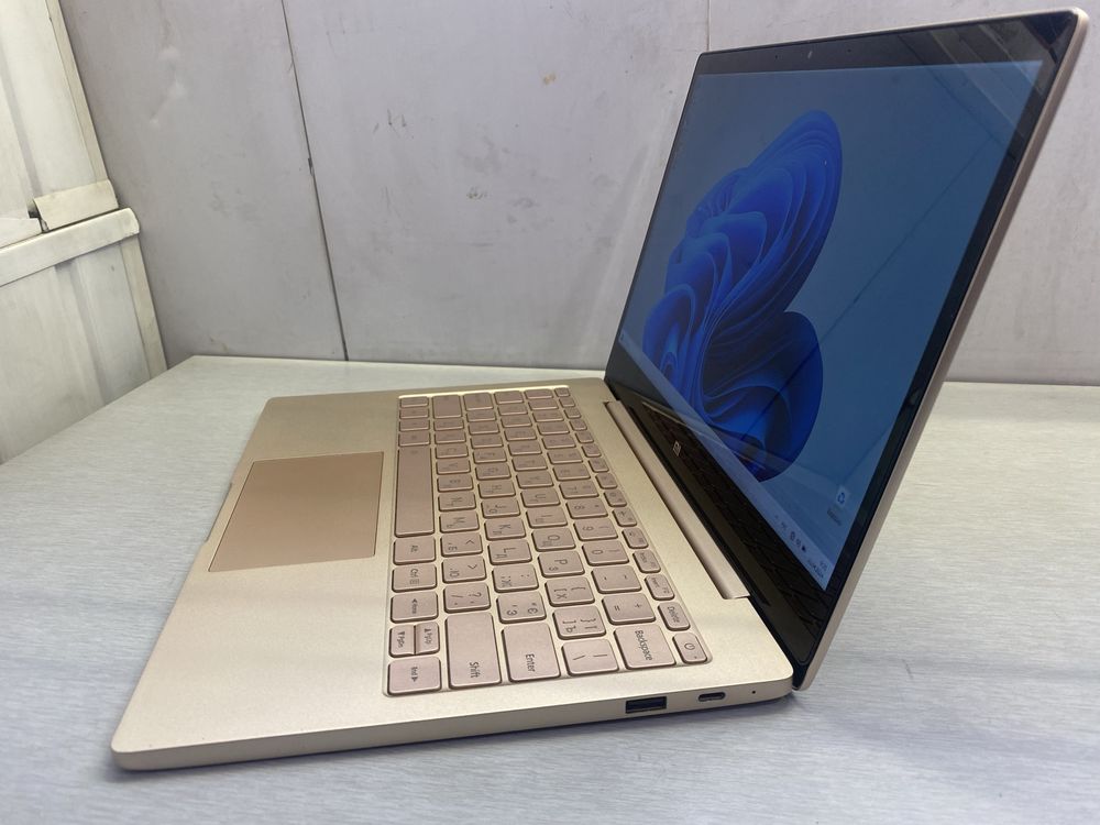 Ноутбук Xiaomi Mi Notebook Air 12,5 M3 4/256 GB