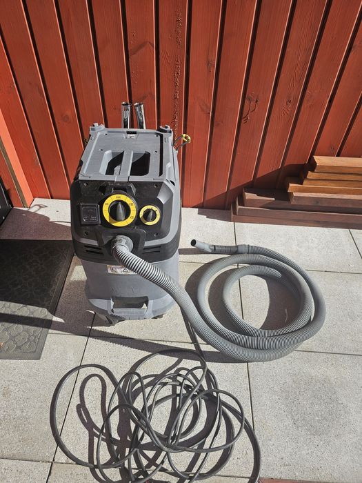 Odkurzacz Karcher NT40/1 Tact Te L z automatycznym otrząsaczem komplet