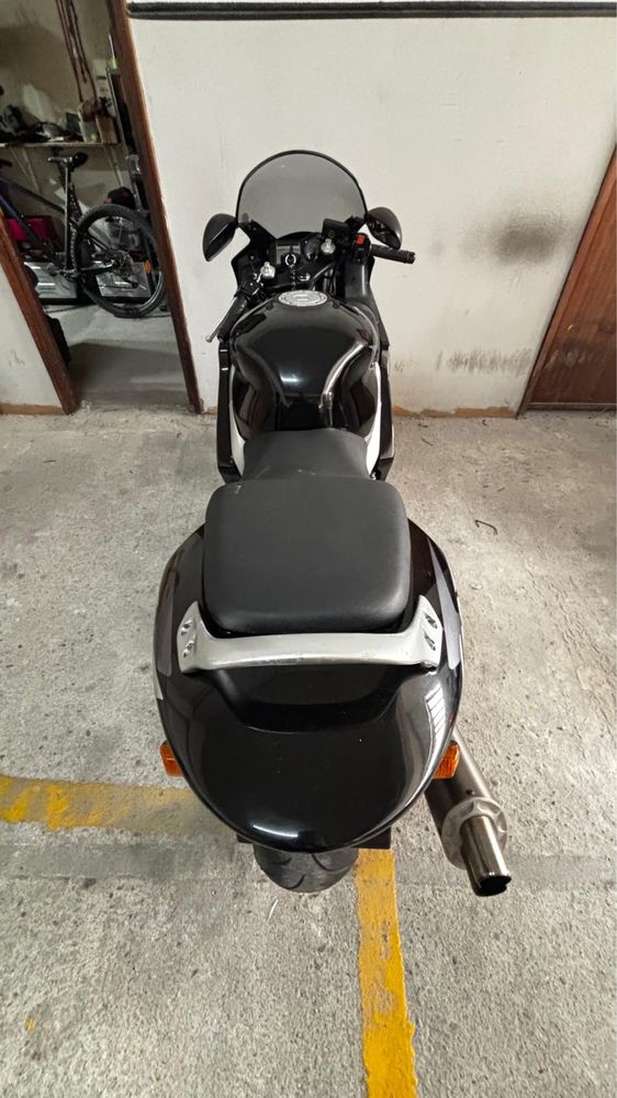 CBR 600F 2001 - Irrepreensivel