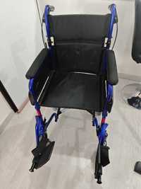 Cadeira de rodas como nova utilizada que alguns dias