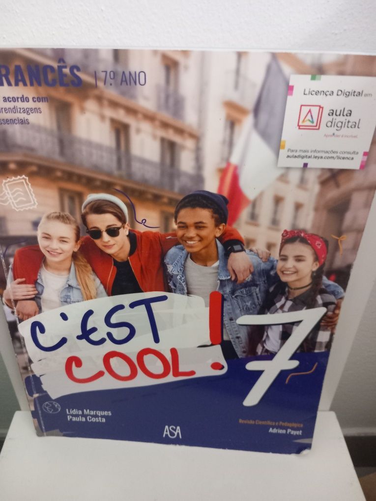 C' EST COOL 7° Ano - Livro Francês