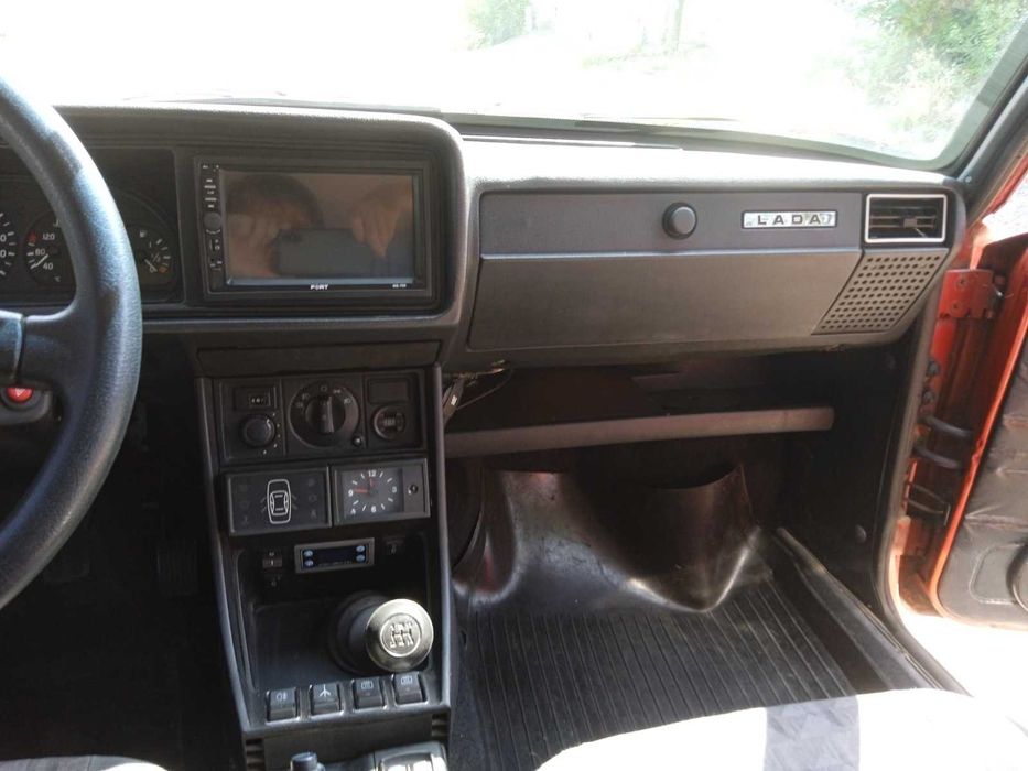 ВАЗ 2103 імпортний варіант підвищеної комфортності