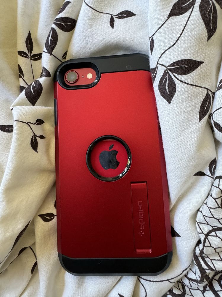 iPhone SE 2020 w kolorze czerwonym