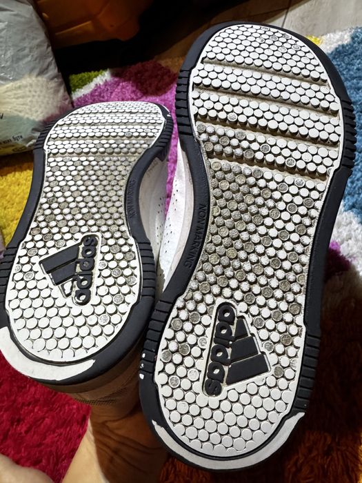 Кросовки 33 . 33/5 адидас