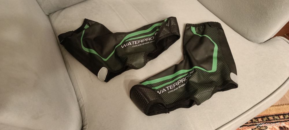 Ochraniacze przeciwdeszczowe  na buty rozm 43-44