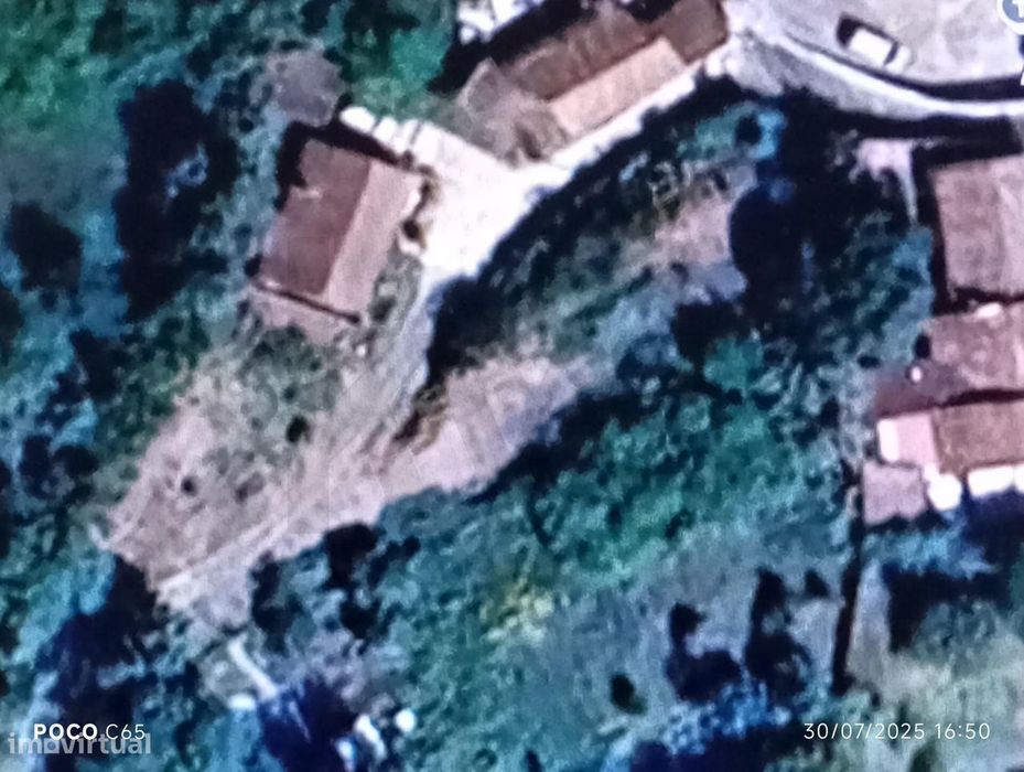 Terreno Com Armazém Devoluto- Possibilidade De Construção