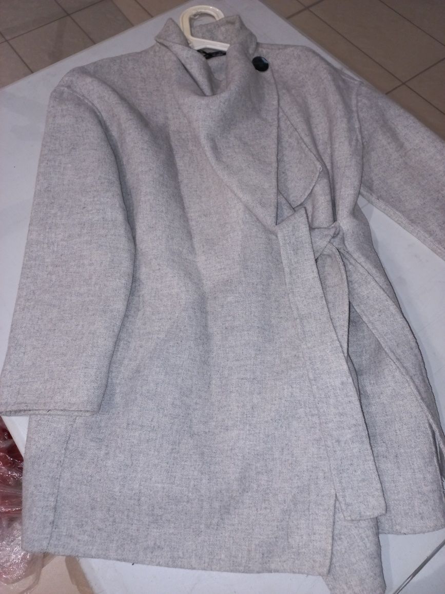 Zara wiosenny wełniany płaszczyk rozm.M st.bdb