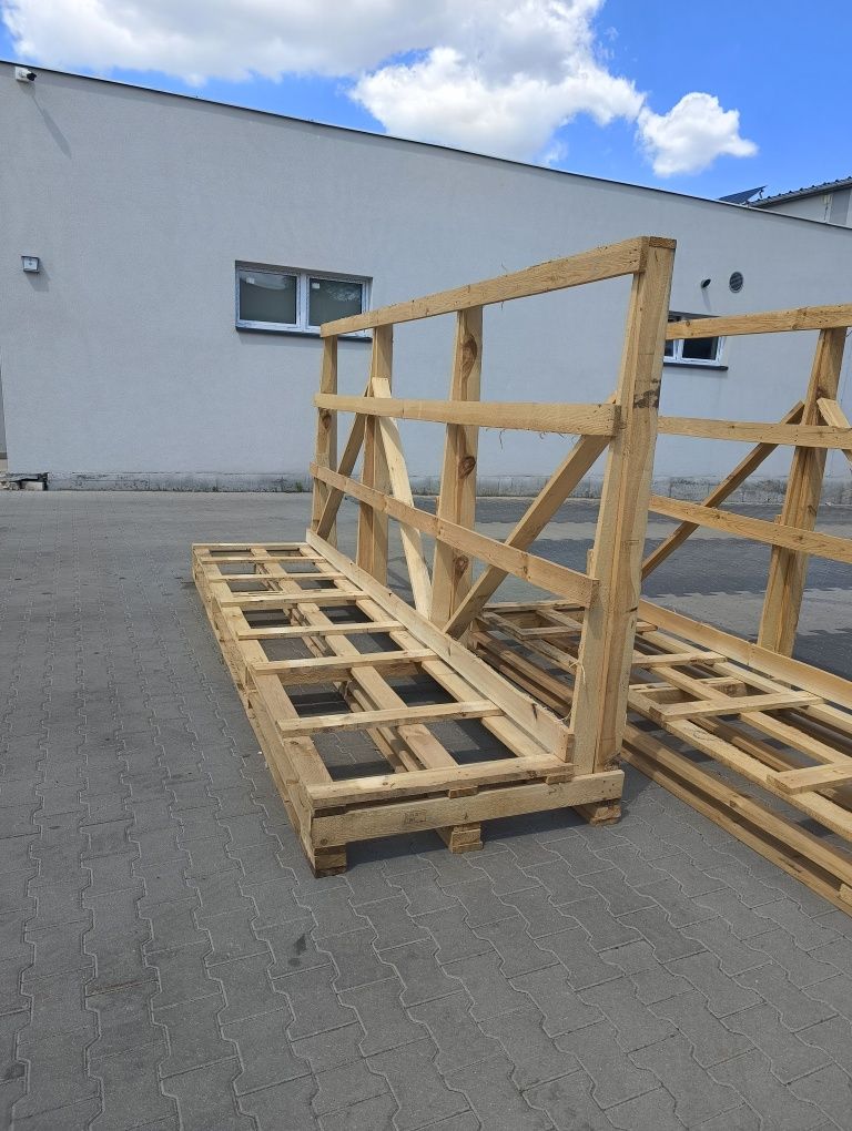 Sprzedam DWA NOWE stojaki z drewna fumigowanego
