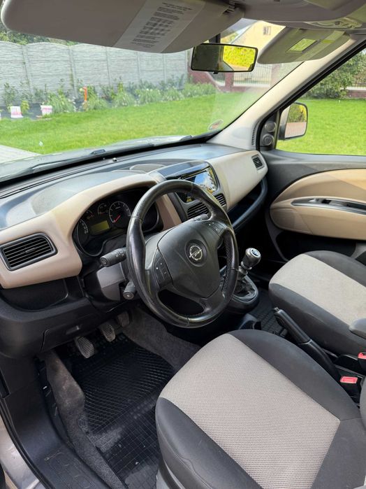 OPEL COMBO 2012 7-osobowy stan bardzo dobry