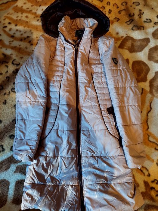 Продам зимнее пальто на девочку