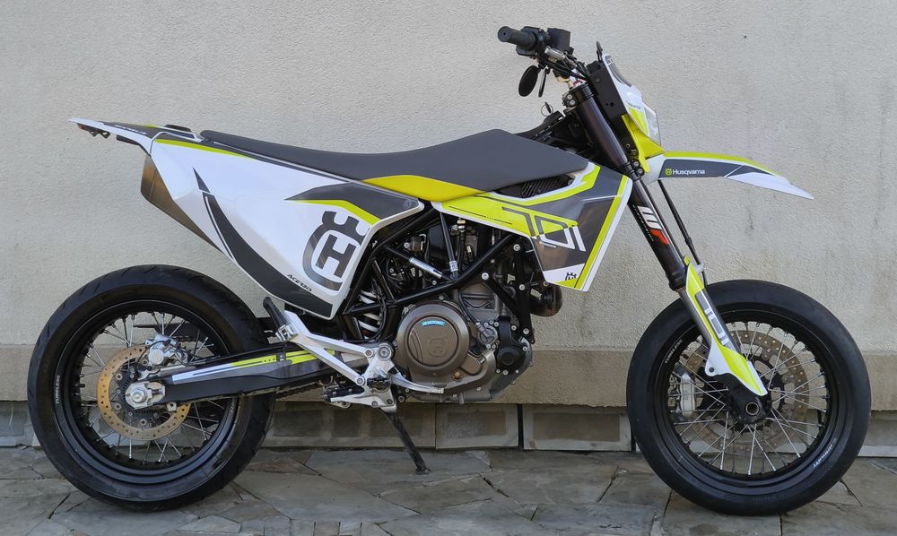 Husqvarna 701  (2023) SUPER MOTO (KTM690,GAS GAS700)