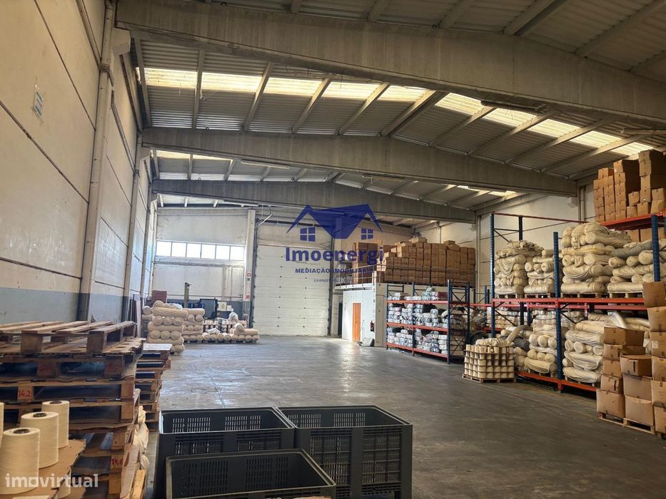 Armazém para Arrendamento – Zona Industrial de Amorim