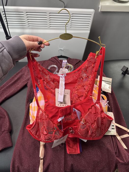 19 одиниць білизни продаю одним лотом