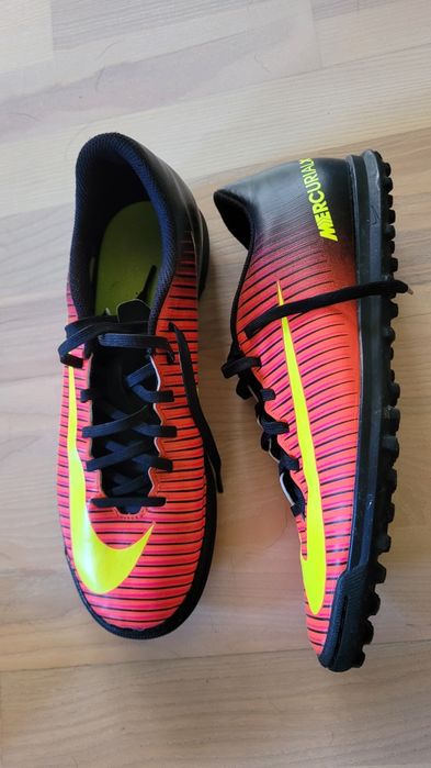 Buty sportowe do gry w piłkę