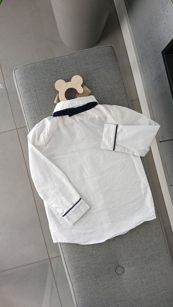 Elegancka koszula dla chłopca z muszką r.92