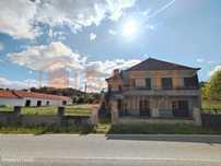 Moradia T3 Com Garagem, Terreno De Cultivo E Furo De Água