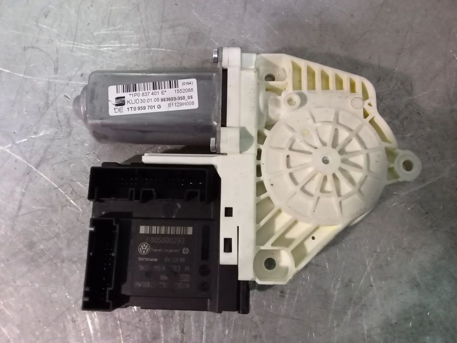 MOTOR DO ELEVADOR DE VIDRO SEAT LEON 1P 05-12 FRENTE DIREITO / ESQUERDO 1P0837401E  1K0959793M