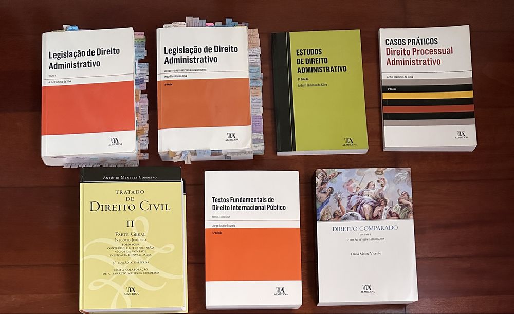 Livros de direito em ótimo estado (ver descrição)