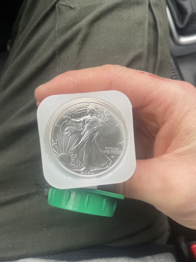 Срібло крокуюча свобод 2023 срібні монети інвестаційне срібло слитки