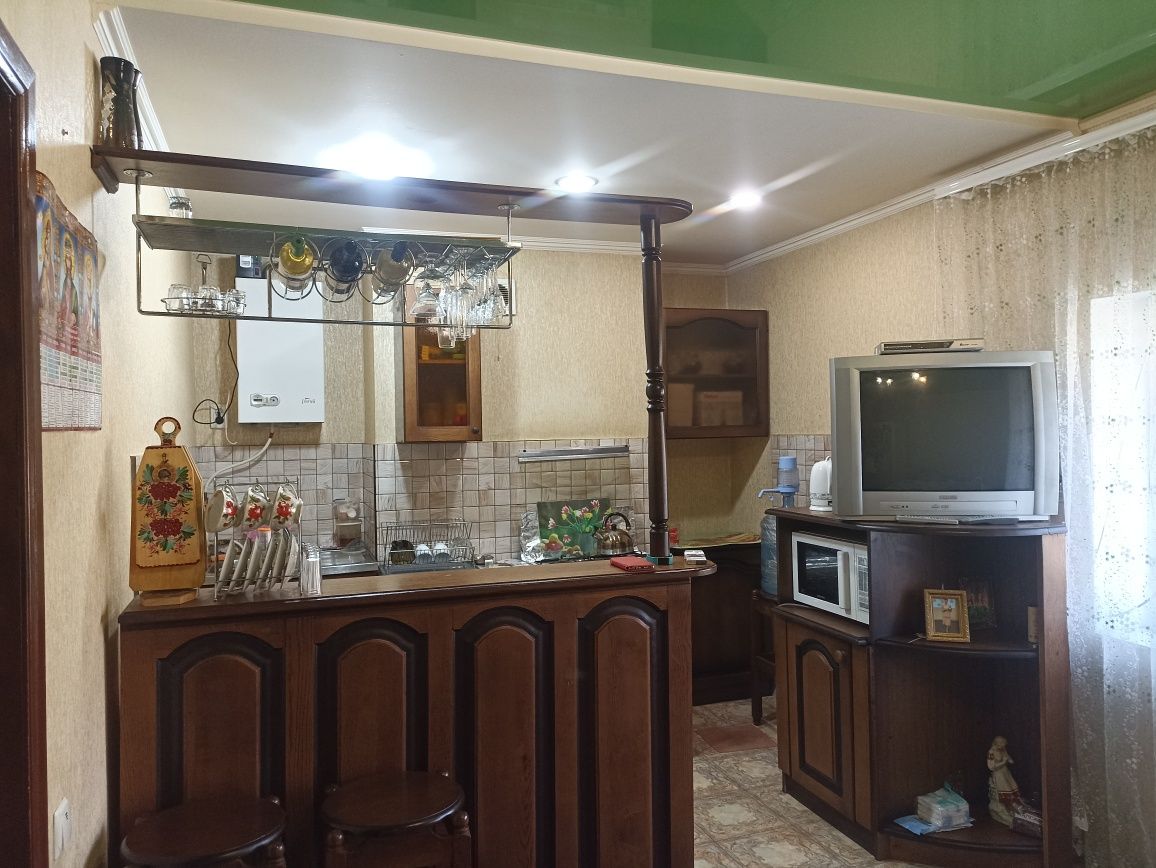 Продається 2 будинки в одному дворі