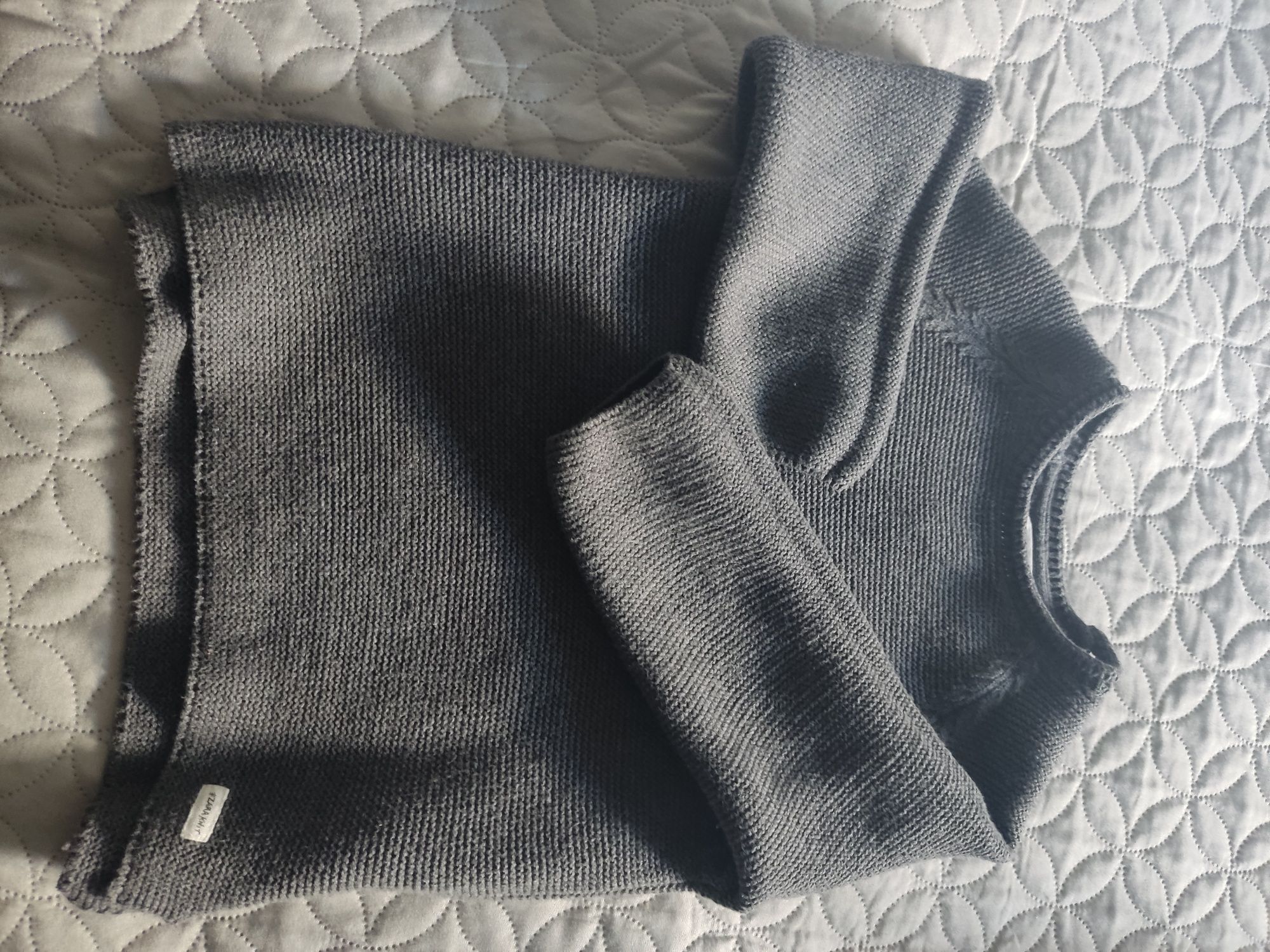 Sweterek firmy Zara rozmiar 104