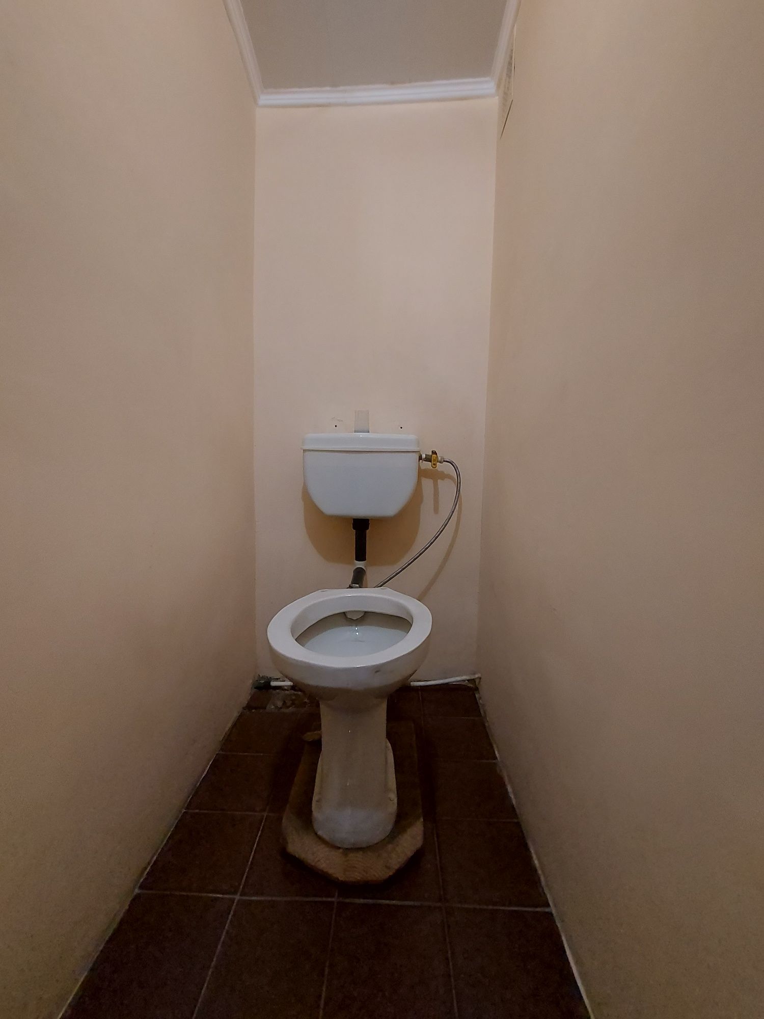 Продаж комерційного приміщення в центрі Кропивницького (фасадний вхід)