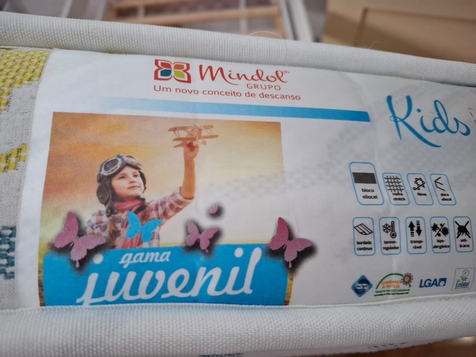 Cama minnie c/colchão e traves laterais