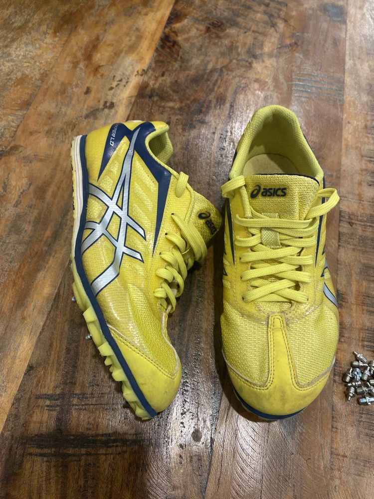 buty do biegania, Asics, kolce, stan bardzo dobry