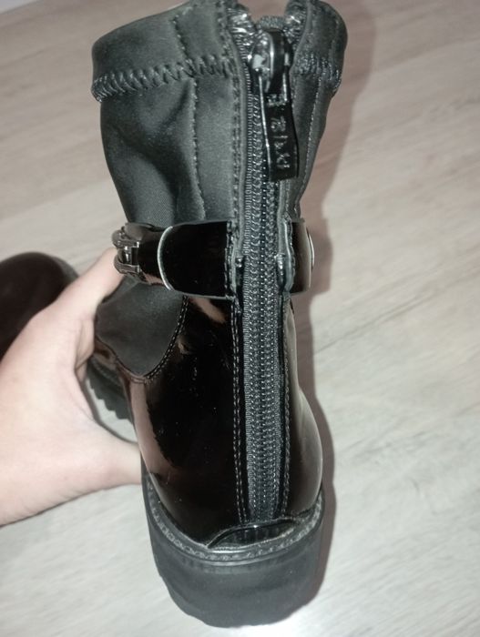 Дитячі ботиночки 35 розміру для дівчаток